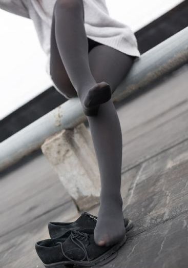 欧美翻毛短靴街拍女_高清视频大全