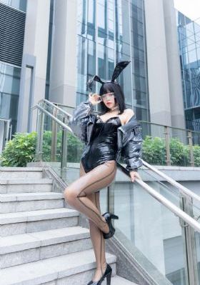 欧美女明星街拍夏季_720HD高清在线观看
