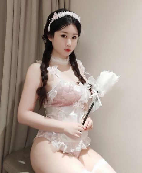 欧美唇妆口红往外扩_国产剧电影完整版